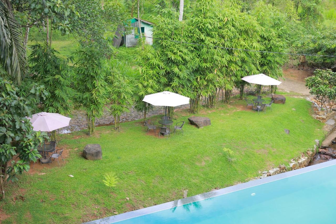Heaven De Fountain Hotel Avissawella Luaran gambar
