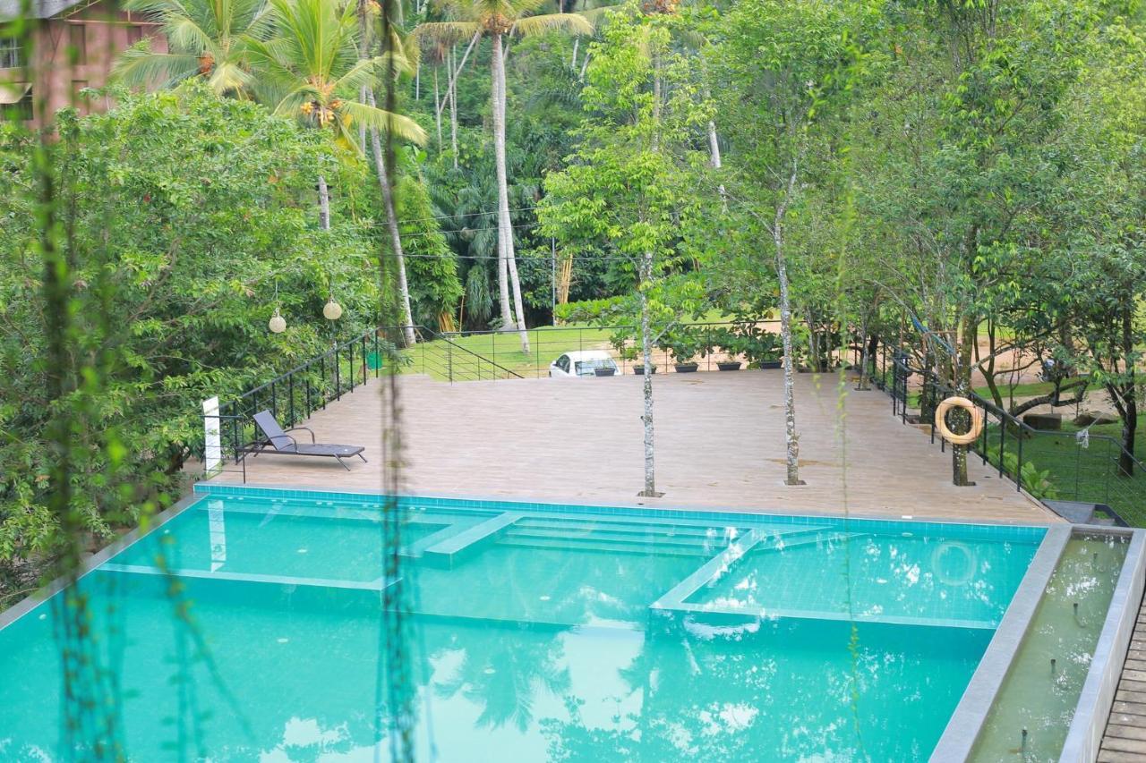 Heaven De Fountain Hotel Avissawella Luaran gambar