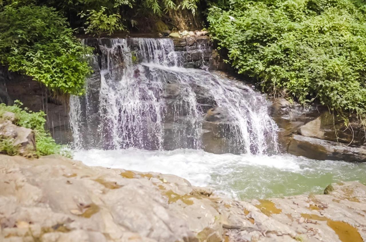 Heaven De Fountain Hotel Avissawella Luaran gambar